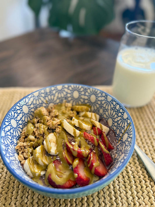 Açaí Bowl with Pistachio Cream: Your New Favorite Power Breakfast